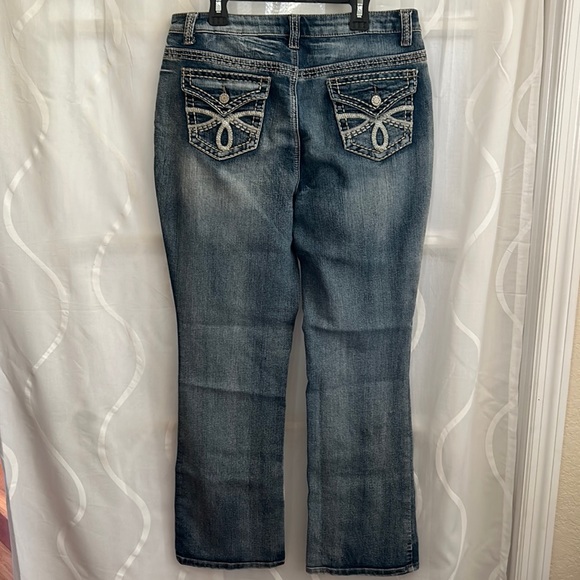 Cato Premium Mid Rise Jeans, Size 12P - Picture 2 of 9